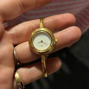 Vintage Gucci watch needs a battery. Bought and love it but need money